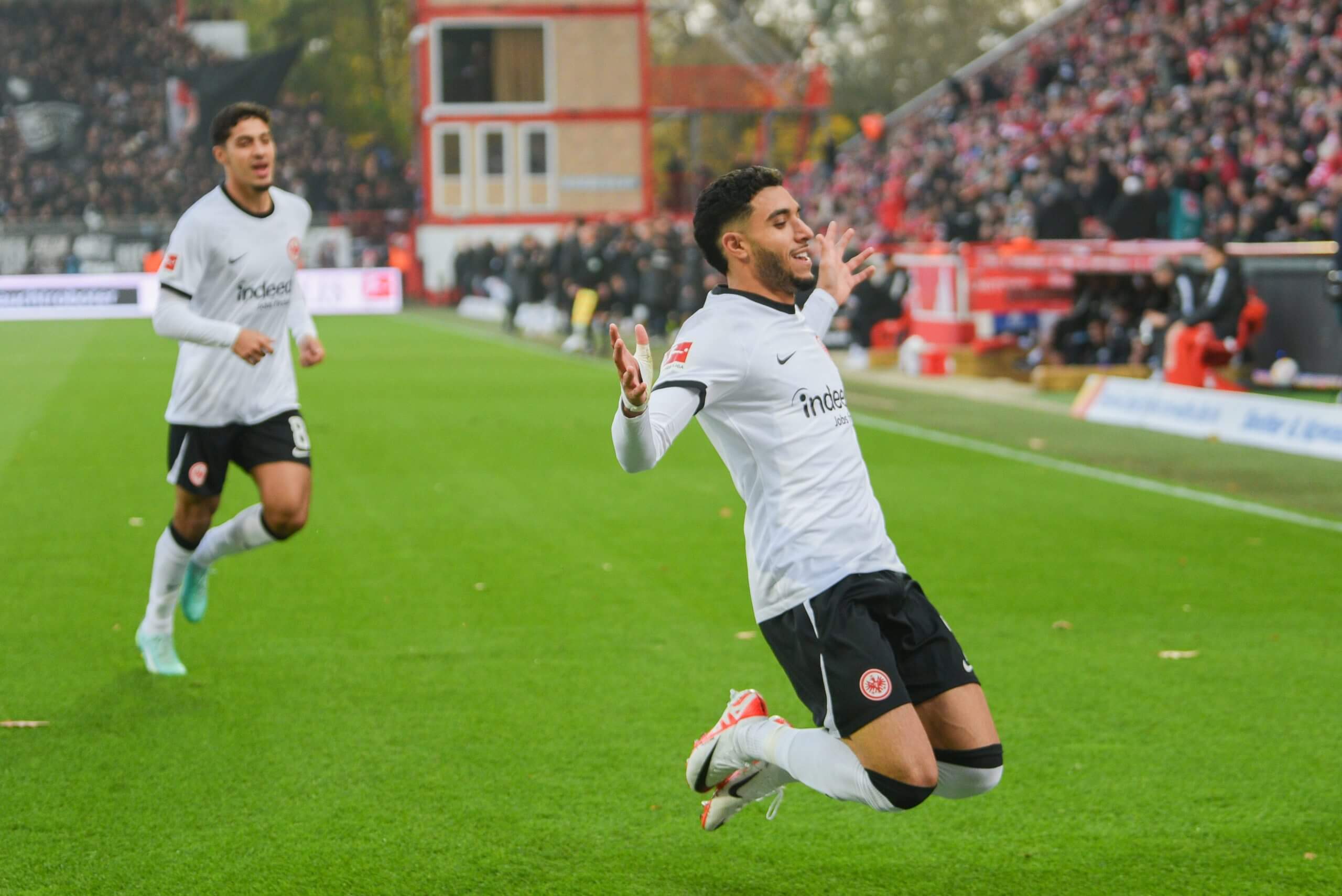 刚刚！今夜摩纳哥官宣签约——德甲节点到来马德里竞技围绕欧联调整名单，哈兰德在尤文图斯比赛中败北的简单介绍